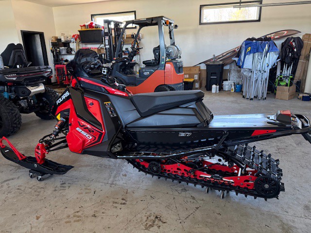 2026 Polaris 850 INDY VR1 137 DYNAMIX Snowmobiles